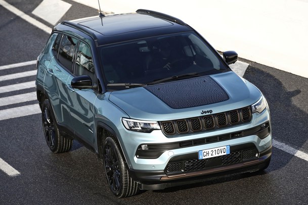 Jeep Compass e-Hybrid front three quarter