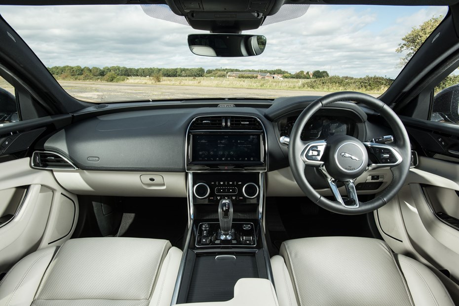 Jaguar XE (2024) interior
