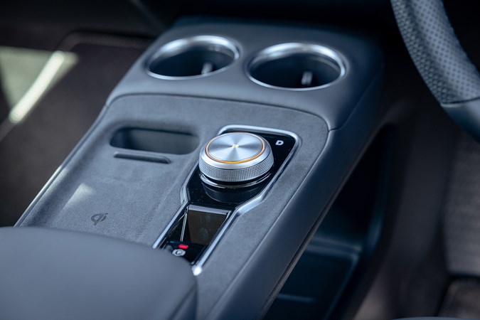 MG S5 EV centre console