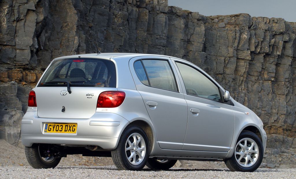 Toyota yaris 2003 outlet isofix