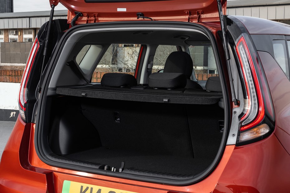 Kia Soul EV (2023): boot space, rear seats and parcel shelf in place