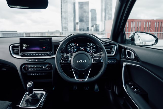 Kia Xceed (2023) interior | Parkers