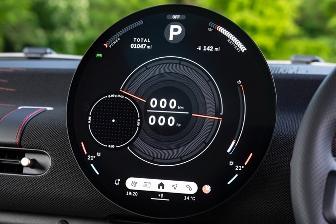 MINI JCW Electric infotainment