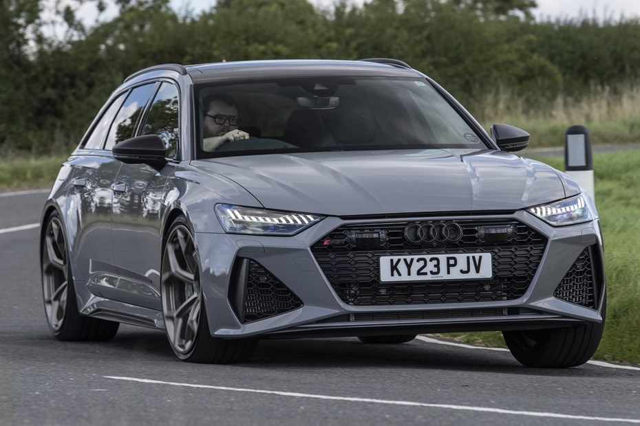 Audi RS6 Avant - front cornering