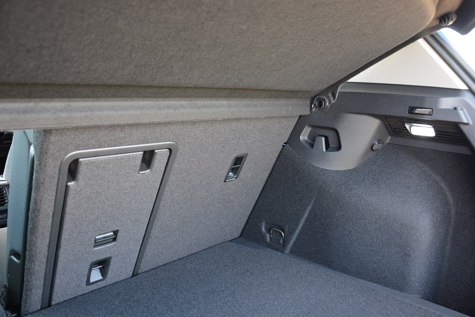 Adjustable in length armrest with storage for Volkswagen Golf 6.