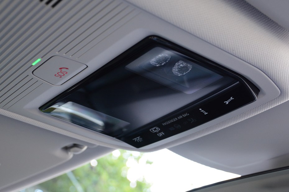 2020 Volkswagen Golf overhead controls