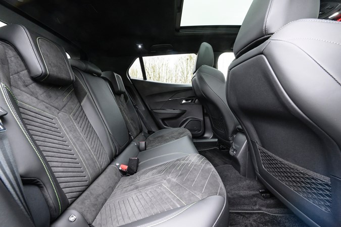 Peugeot 2008 rear seats