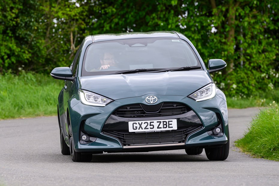 Toyota Yaris dynamic front