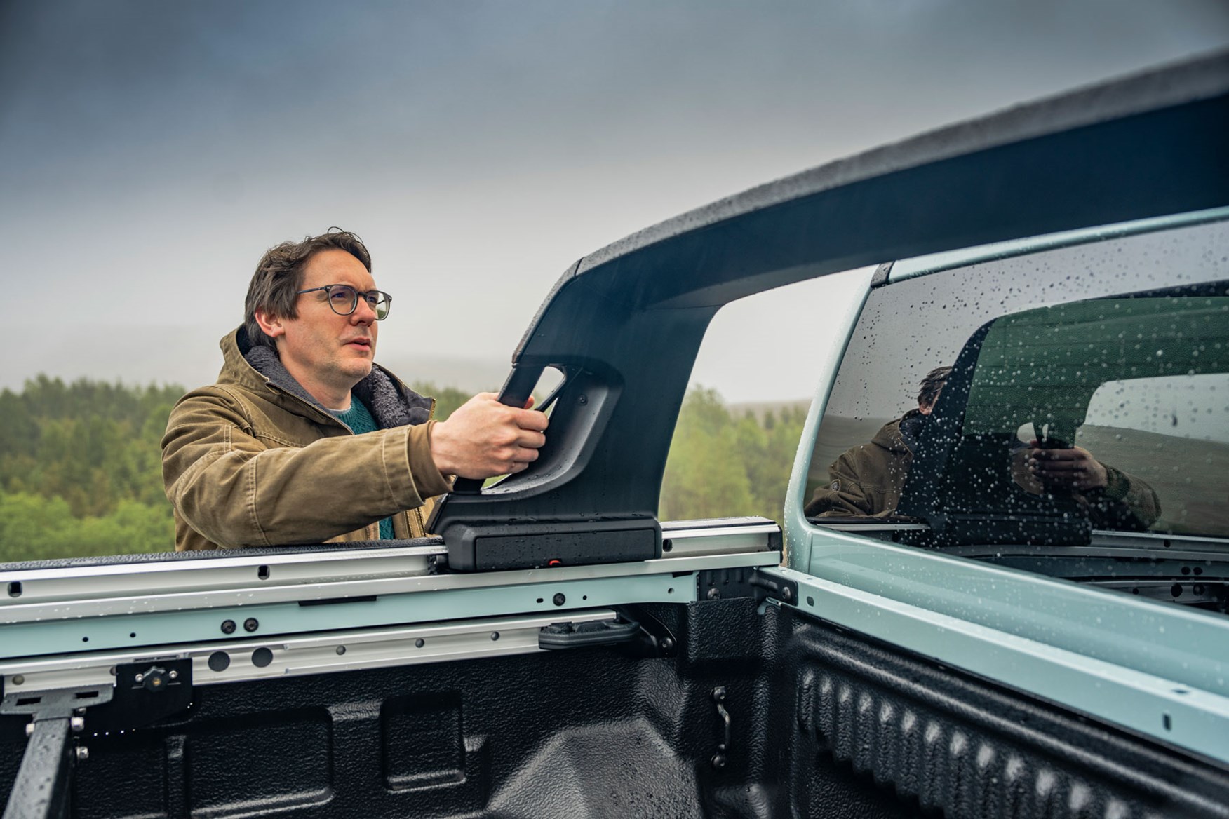 Ford Ranger Plug-in Hybrid review on Parkers - Stormtrak, adjustable sportsbar