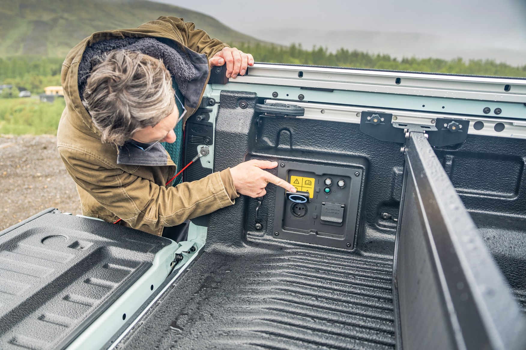 Ford Ranger Plug-in Hybrid review on Parkers - Stormtrak, Pro Power Onboard rear sockets