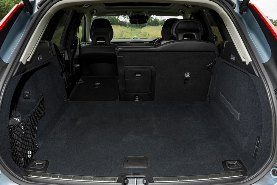Volvo 2017 XC60 boot/load space