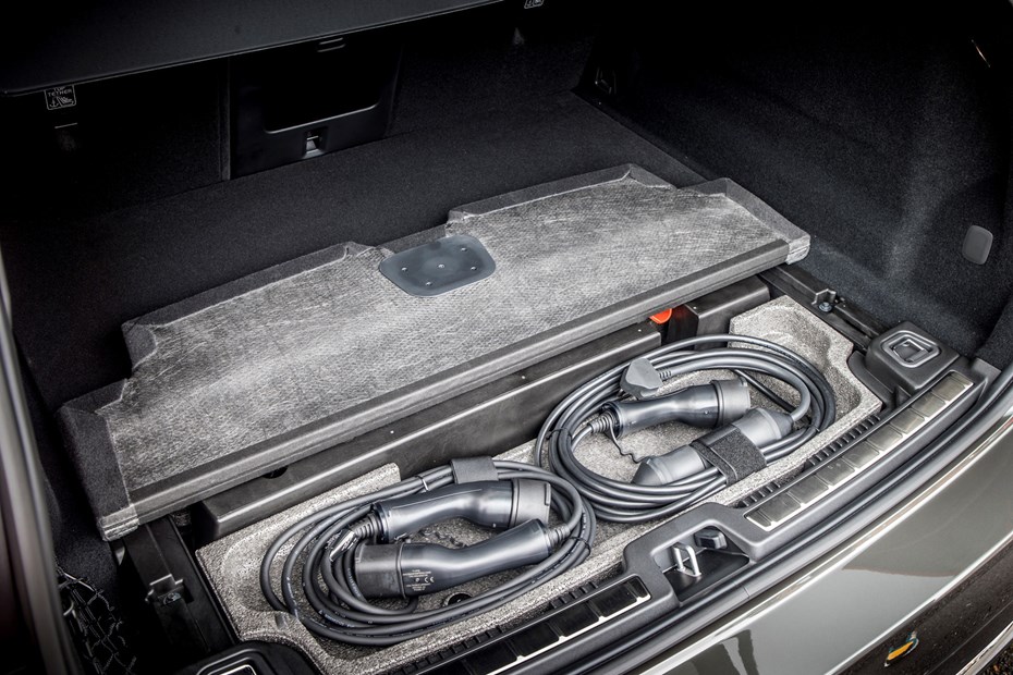 Volvo XC60 Recharge cable storage under boot floor