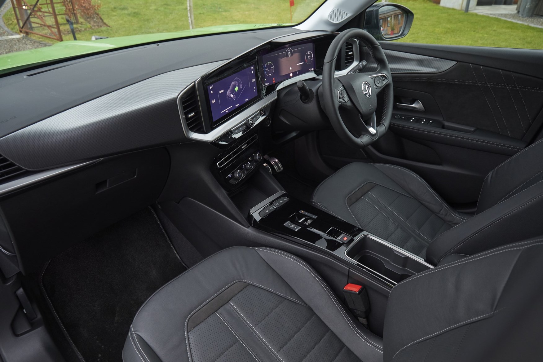 Used Vauxhall Mokka e SUV 2020 2025 Interior used-vauxhall-mokka-e-suv-2020-2025-interior