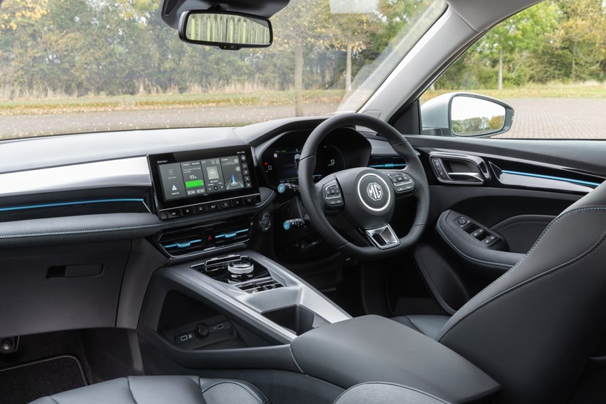 MG MG5 EV (2025) interior