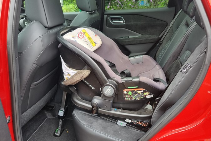 Nissan qashqai 3 car seats in the back best sale