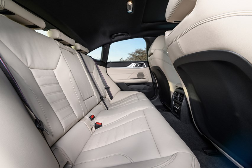 BMW i4 (2025) interior