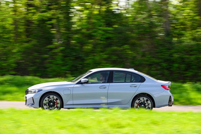BMW 330e dynamic front