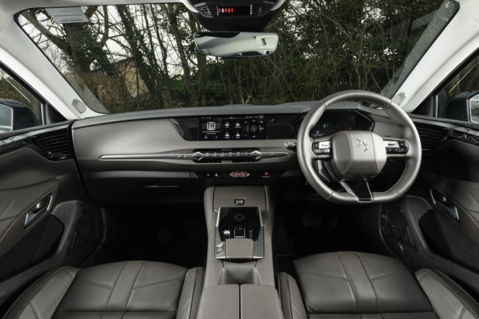Image of the DS 4's dashboard, viewed from the back seat