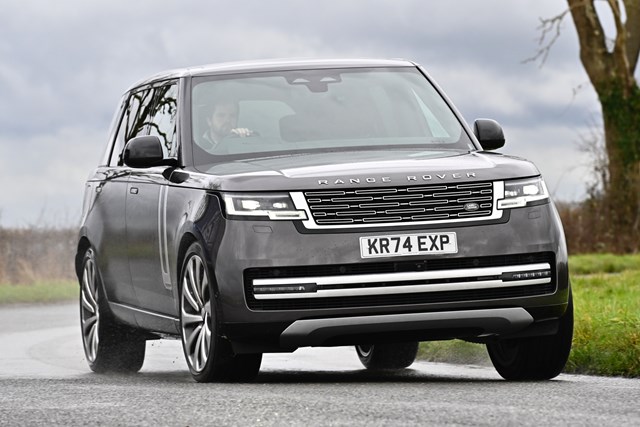 Range Rover (2025) boot space & practicality