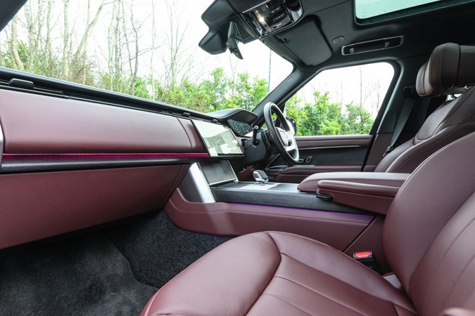 Land Rover Range Rover front interior