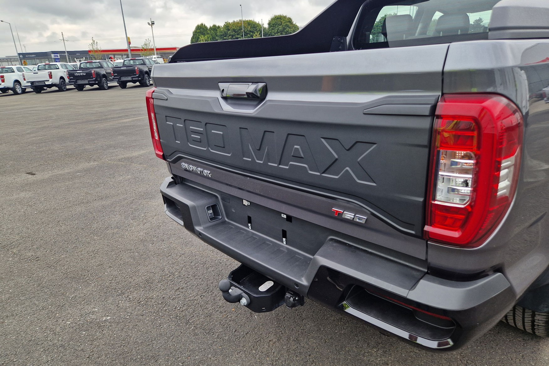 The tailgate is heavy and protected by plastic cladding.