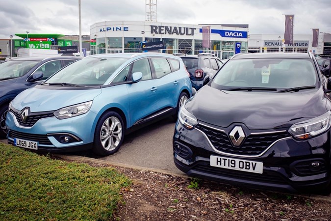 Image of used cars on the forecourt of a Renault dealership