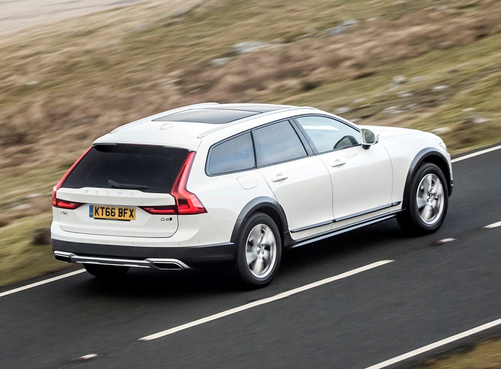 Volvo V90 Cross Country Review (2024)