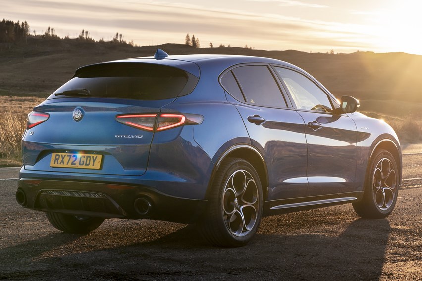 Alfa Romeo Stelvio (2024) boot space & practicality