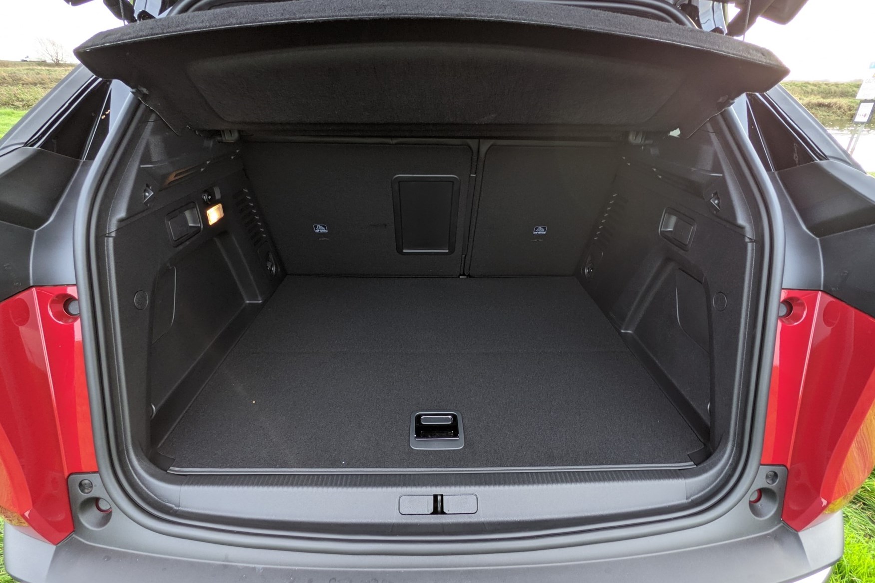 The Peugeot 3008 Trunk Dimensions You Have To See - w61wo9k