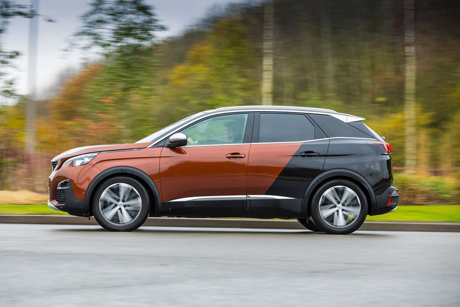 2017 Peugeot 3008 driving
