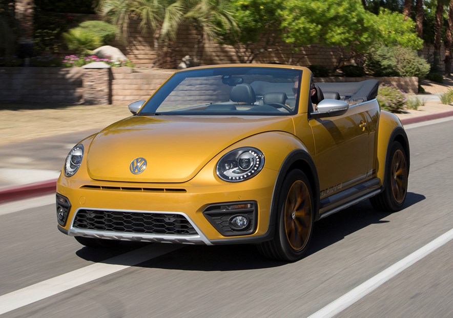 VW 2016 Beetle Dune Cabriolet Driving