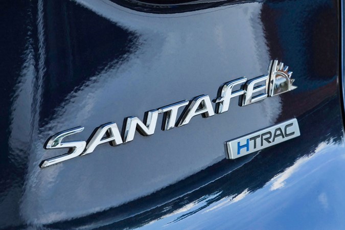 2019 Hyundai Santa Fe badge
