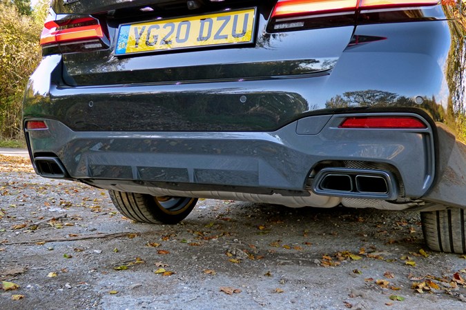 BMW M550i xDrive exhausts 2020