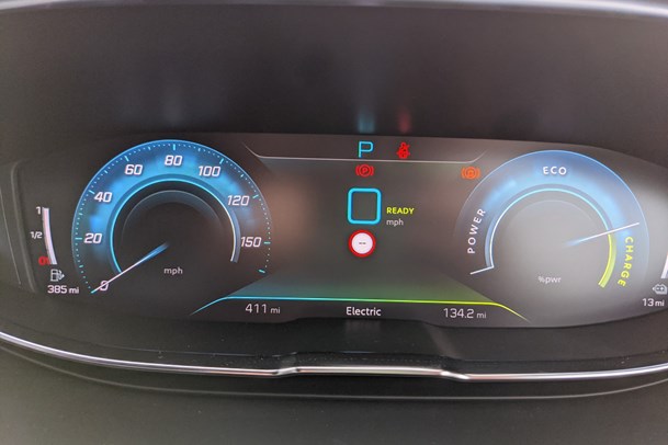 2020 Peugeot 3008 - dials