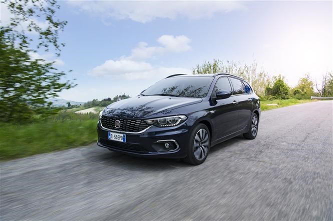 Fiat Tipo station wagon driving front