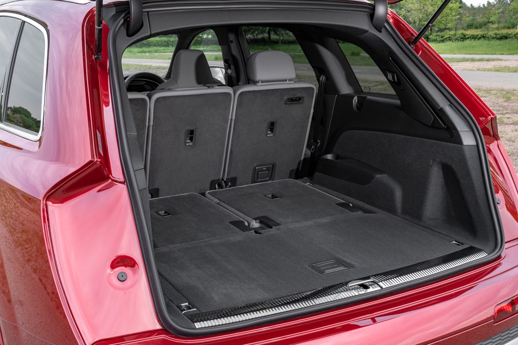 Audi Q7 SQ7 Review (2023) Parkers