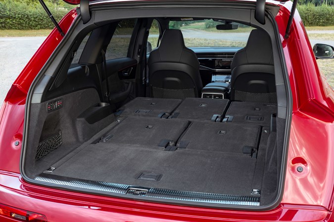 Audi SQ7 all seats folded