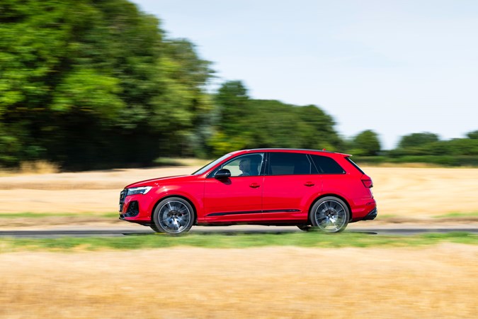 Audi SQ7 dynamic exterior