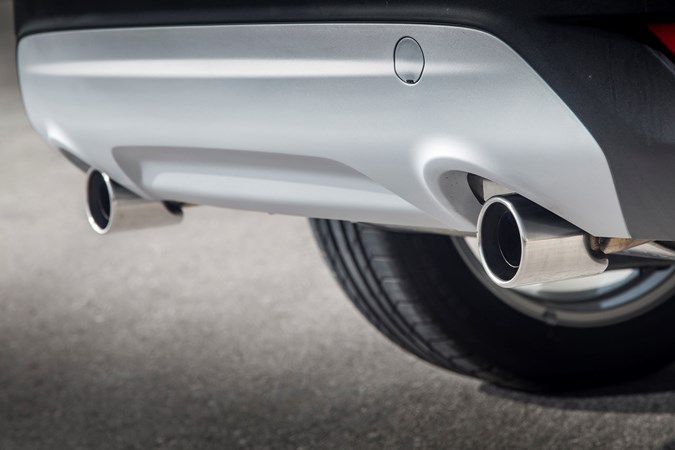 Ford Kuga 2016 exhaust