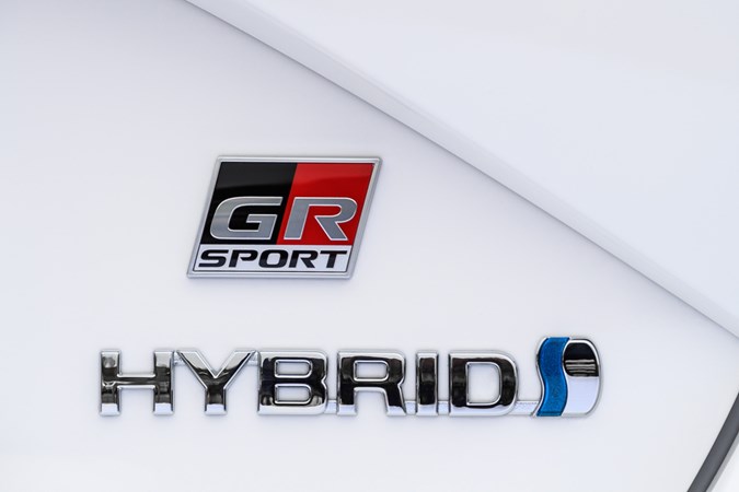 2019 Toyota Yaris Hybrid badge