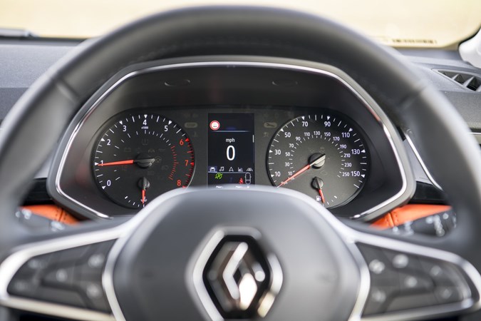 2021 Renault Captur gauges 