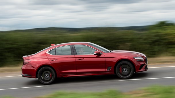 2022 Genesis G70 side