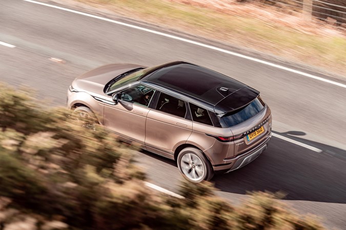 Range Rover Evoque (2021) driving