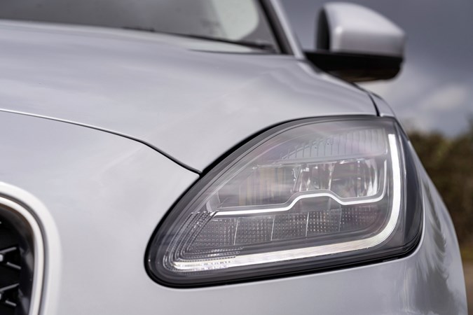 Jaguar E-Pace LED headlights 2021