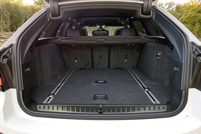 BMW 5 Series Touring boot space 2020