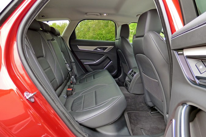 Jaguar XF Sportbrake 2021 rear seat space