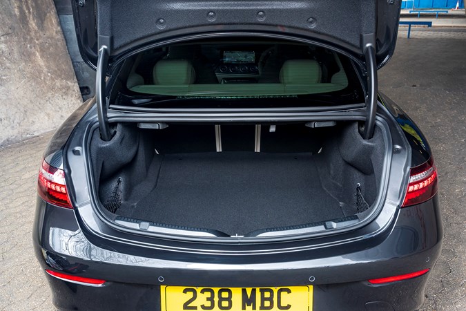 Mercedes-Benz E-Class Coupe (2021) luggage space