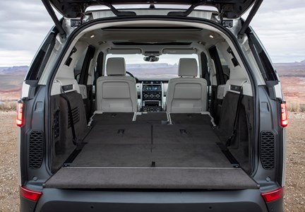 Land Rover Discovery (2022) boot space 