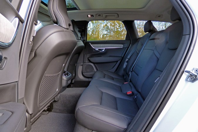 Volvo V90 Cross Country rear seat space 2020