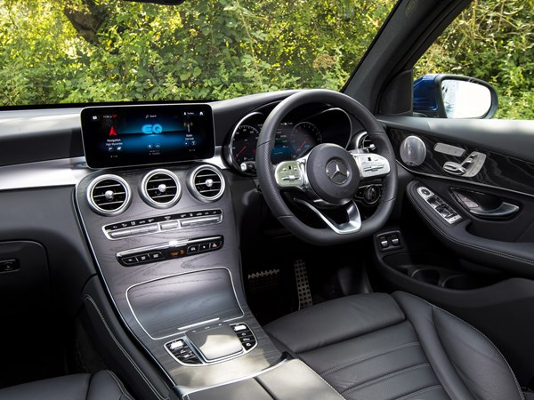 2022 Mercedes GLC interior front
